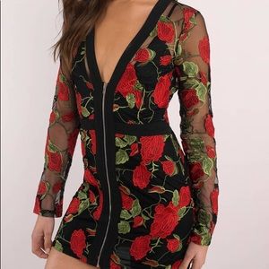 Rose print mini dress size small Tobi